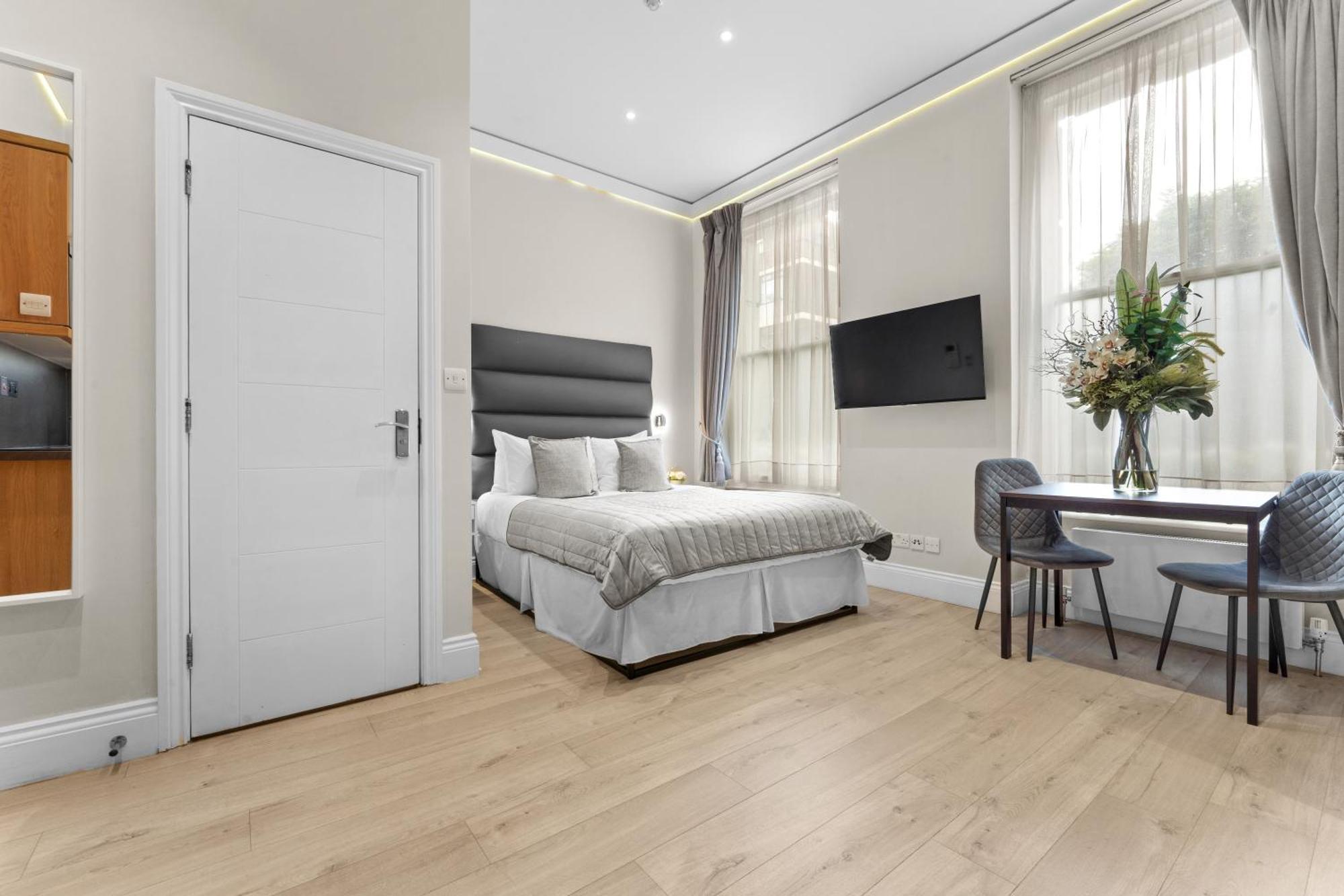 Cleveland Residences Russell Square Apartamento