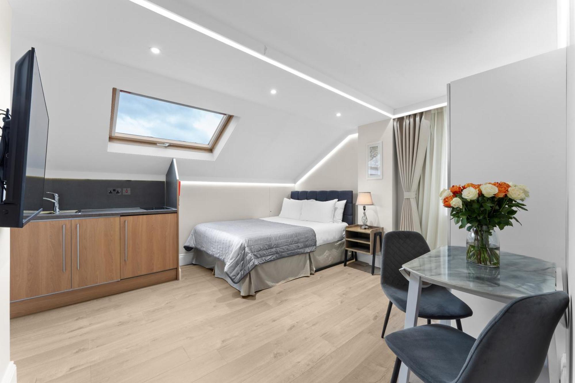 Cleveland Residences Russell Square Apartamento
