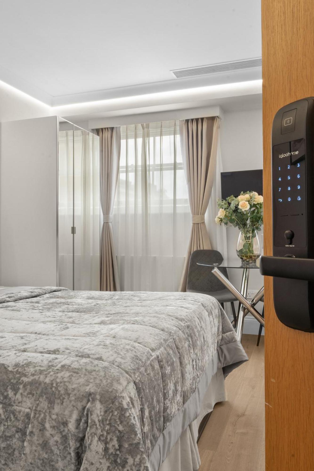 Cleveland Residences Russell Square Apartamento